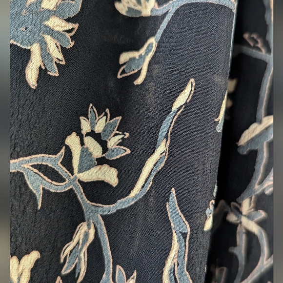 Dôen Baltic Top - Floral Black Scroll Print - Small - Picture 6 of 11